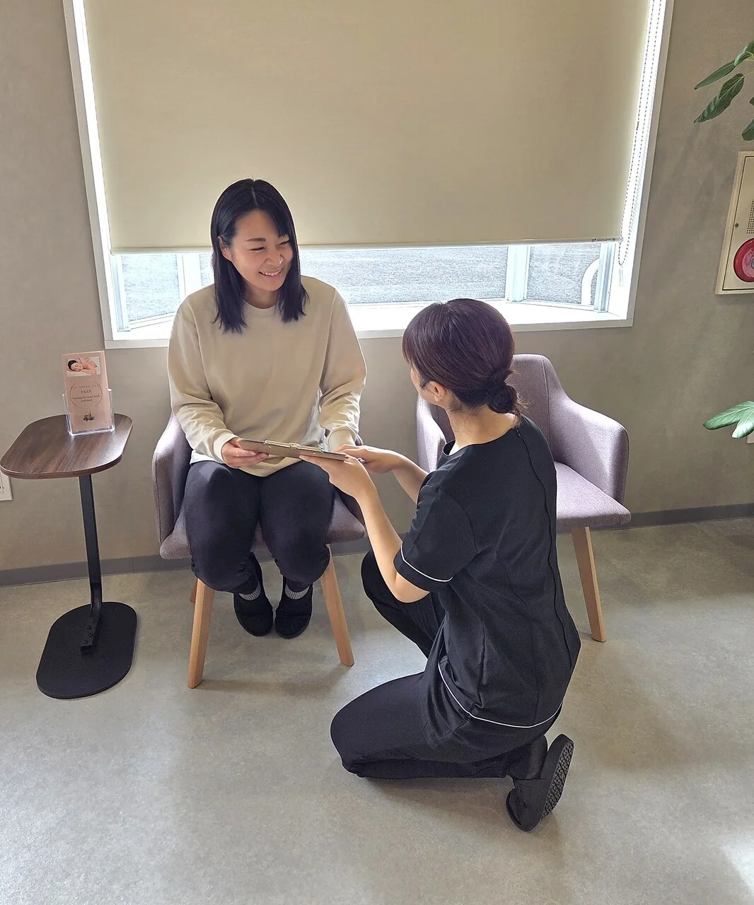 PEARでカウンセリングをするセラピストとお客様